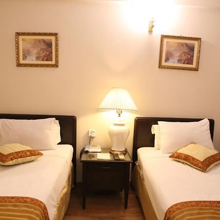 Carlton Tower Hotel Lahore Buitenkant foto