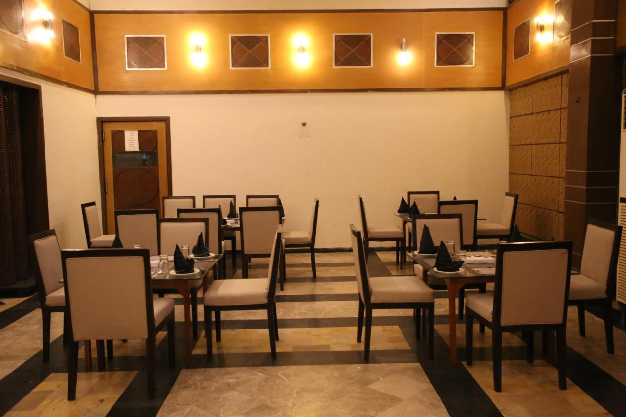 Carlton Tower Hotel Lahore Buitenkant foto
