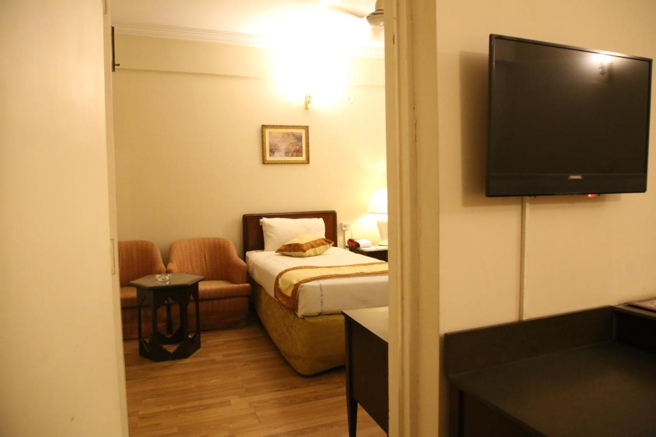 Carlton Tower Hotel Lahore Buitenkant foto