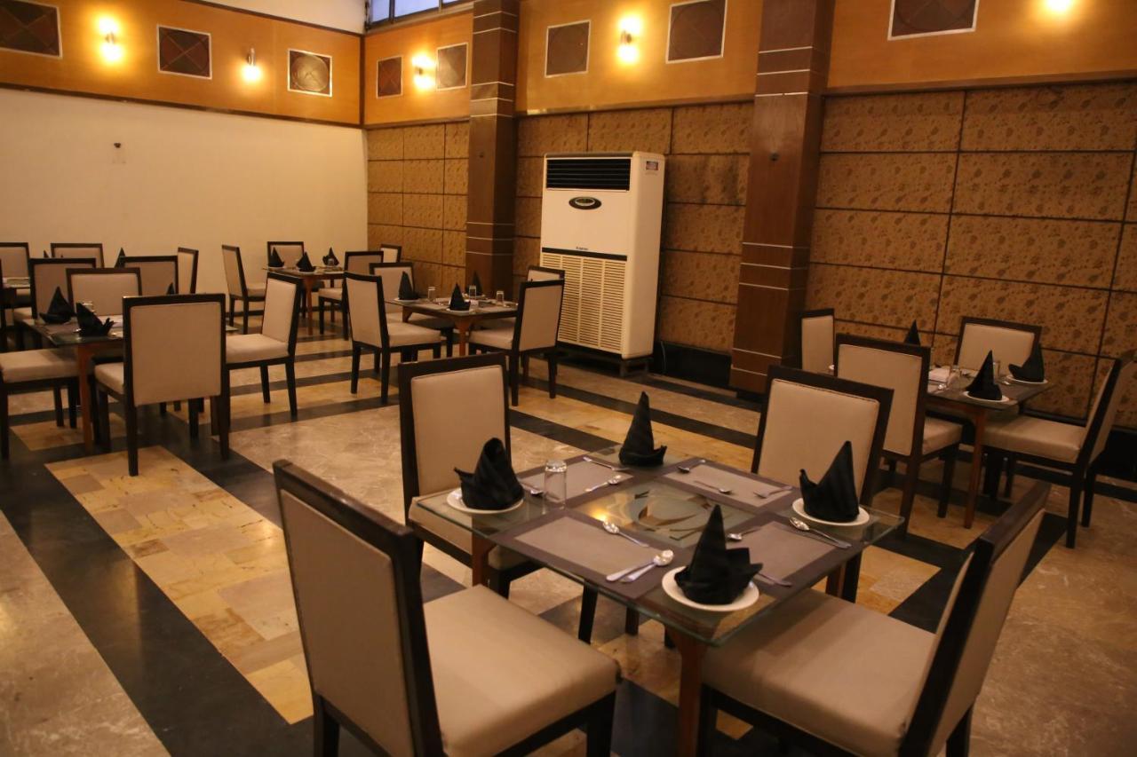 Carlton Tower Hotel Lahore Buitenkant foto