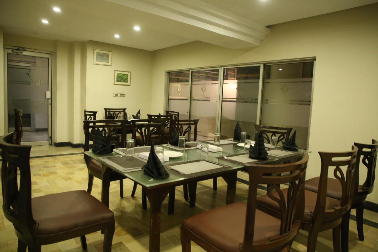 Carlton Tower Hotel Lahore Buitenkant foto