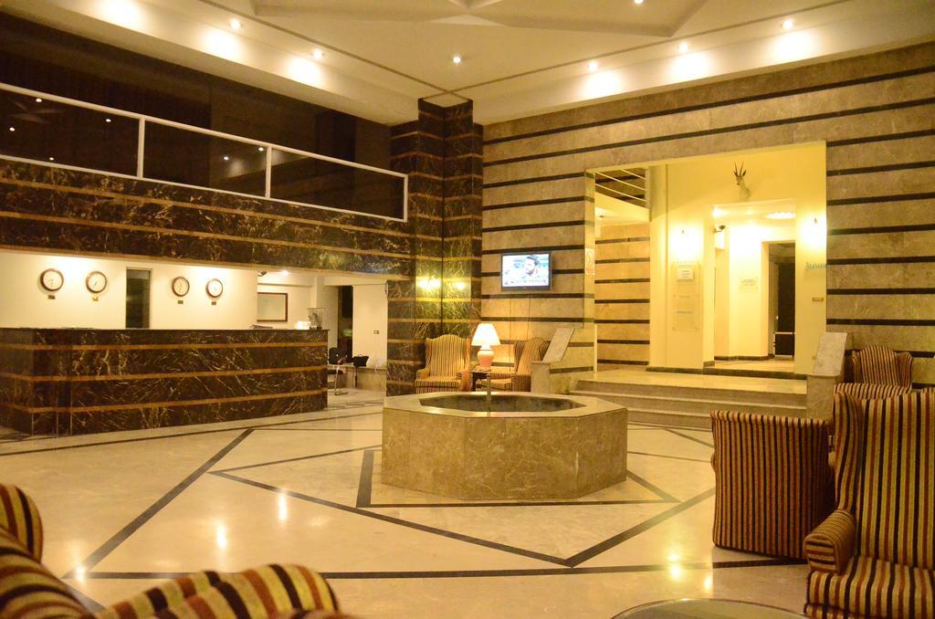 Carlton Tower Hotel Lahore Buitenkant foto
