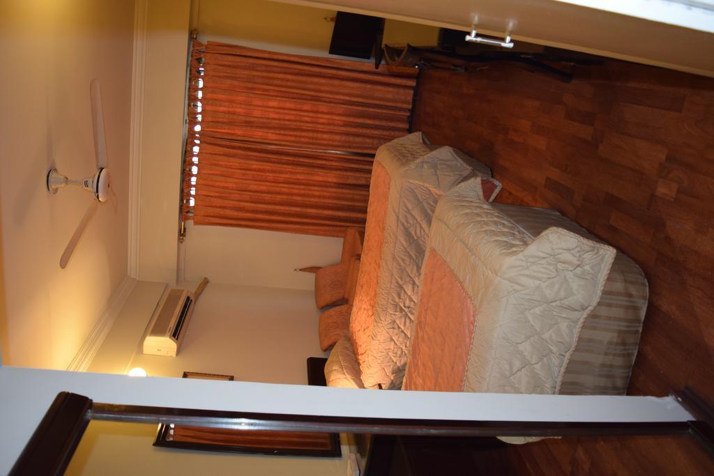Carlton Tower Hotel Lahore Buitenkant foto