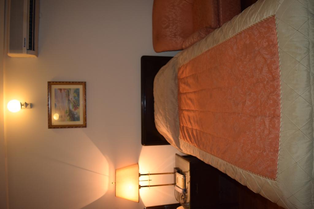 Carlton Tower Hotel Lahore Buitenkant foto