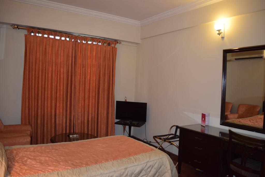 Carlton Tower Hotel Lahore Buitenkant foto