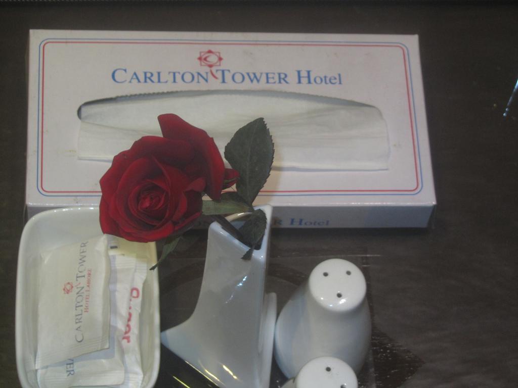 Carlton Tower Hotel Lahore Buitenkant foto