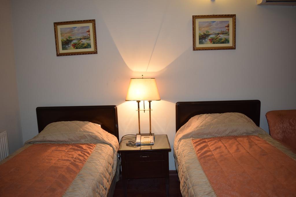 Carlton Tower Hotel Lahore Kamer foto