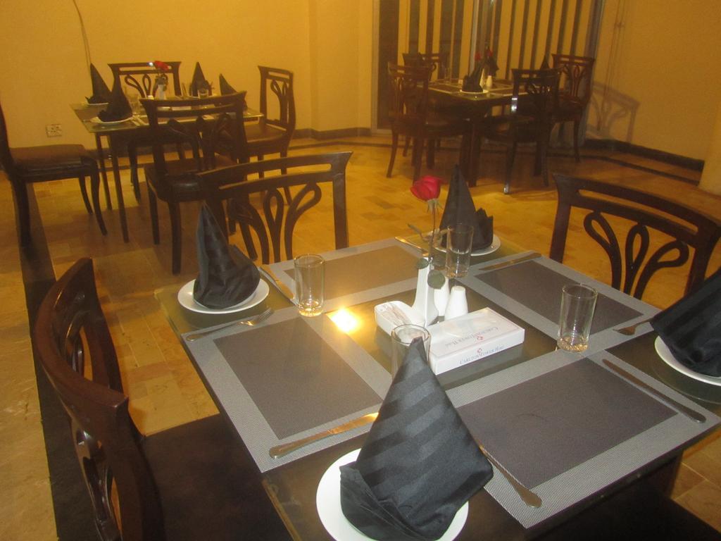 Carlton Tower Hotel Lahore Buitenkant foto